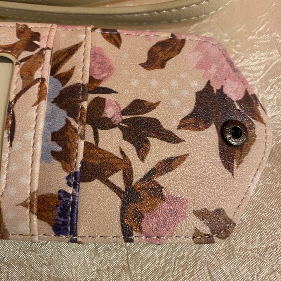 NEW Fiorelli Upright Wallet/Wristlet - Picture 10 of 10